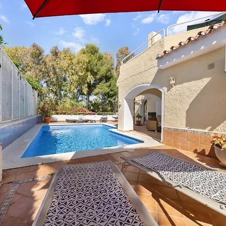 Villa Charming Andalusian Style In Nueva Andalucia