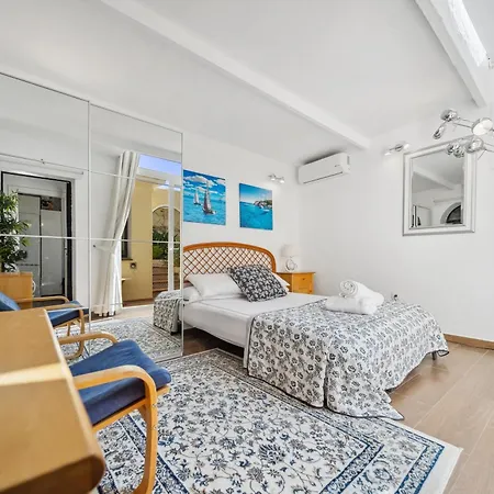 Villa Charming Andalusian Style In Nueva Andalucia *