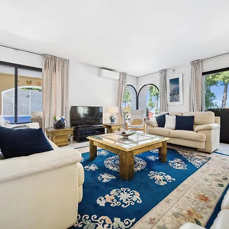Villa Charming Andalusian Style In Nueva Andalucia