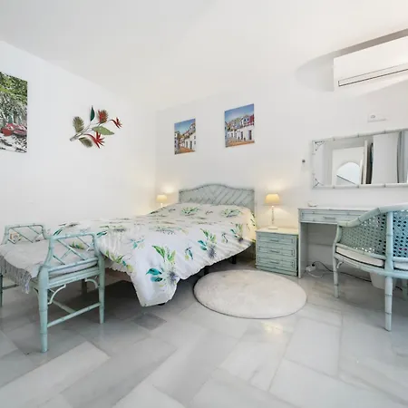 Charming Andalusian Style In Nueva Andalucia 빌라